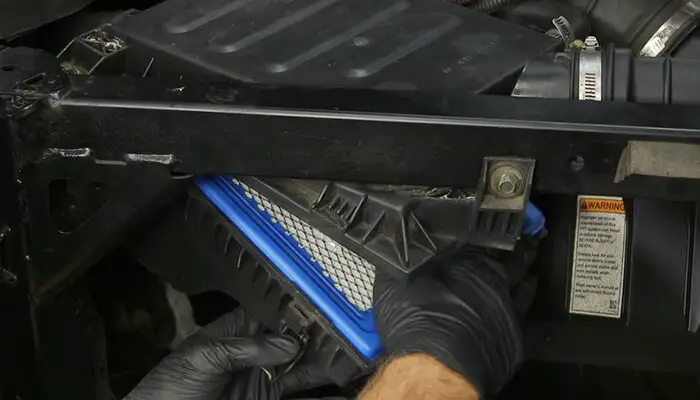 How To Examine the Air Filter on a Polaris Ranger